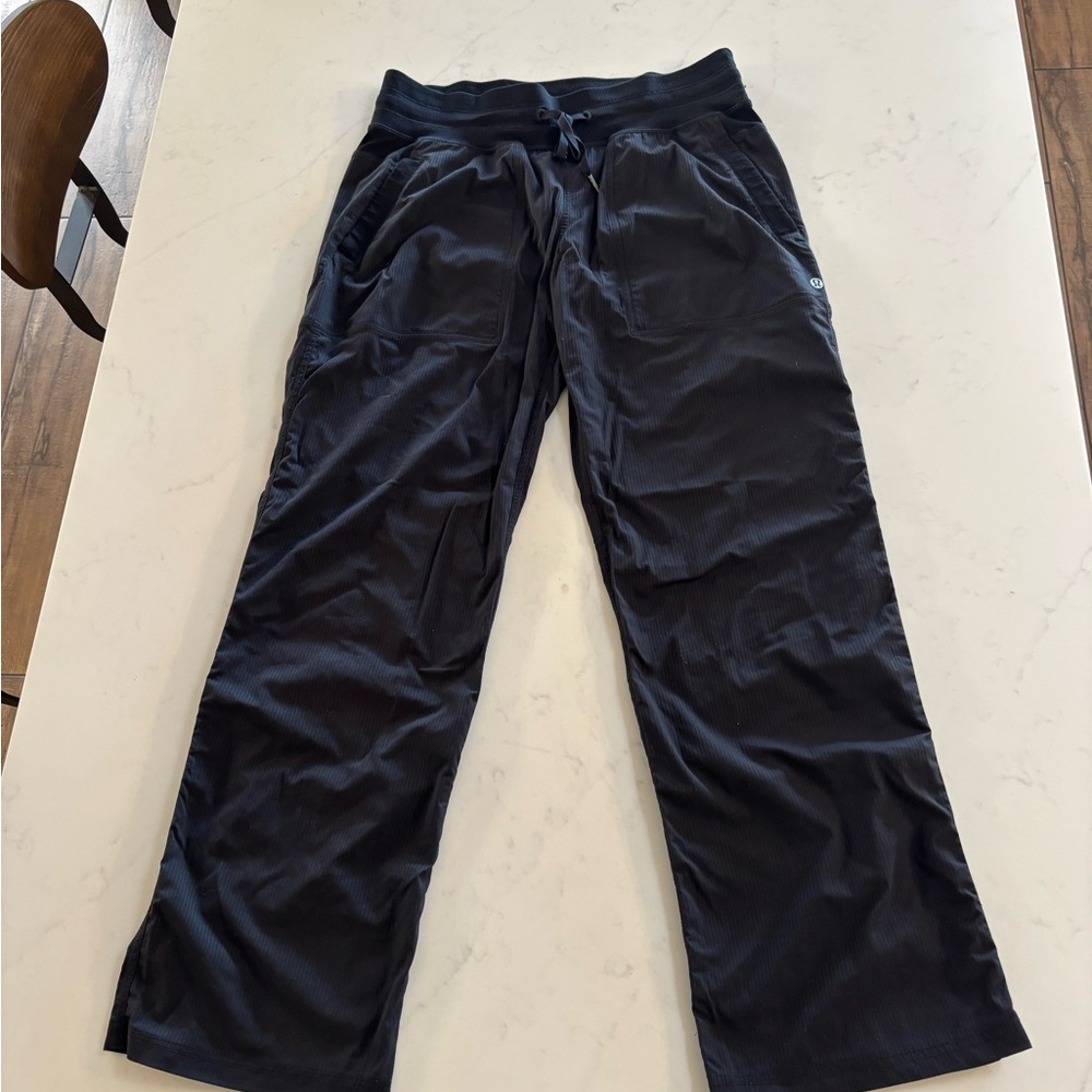 lululemon athletica Black Midrise Studio Dance Pants, size 8 Reg